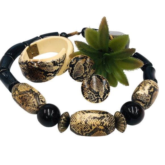 Vintage Jewelry - Vintage Black Tan Chunky Necklace Bracelet Earrings Set